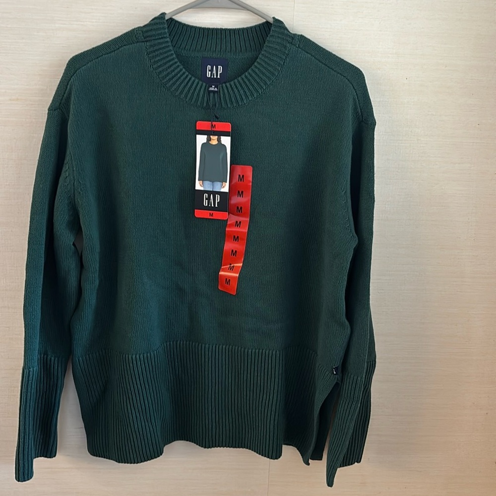 Women’s Gap sweater